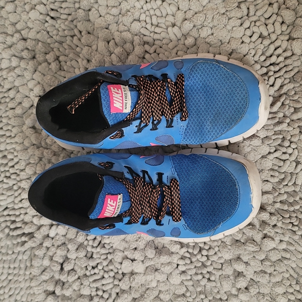 Nike free runs
